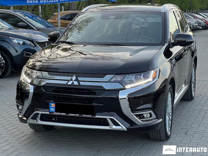Mitsubishi Outlander 33 interauto-car