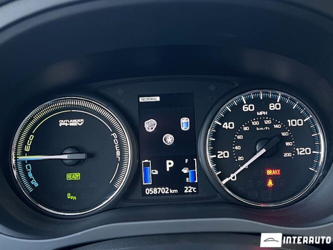 Mitsubishi Outlander 43 interauto-car