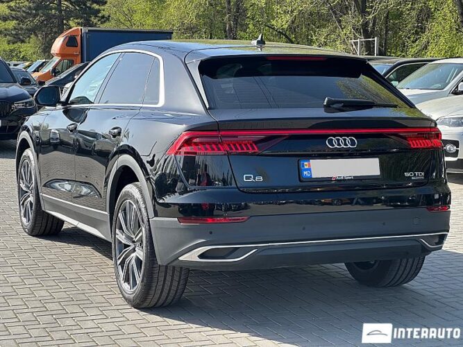 Audi Q8 33 interauto-car