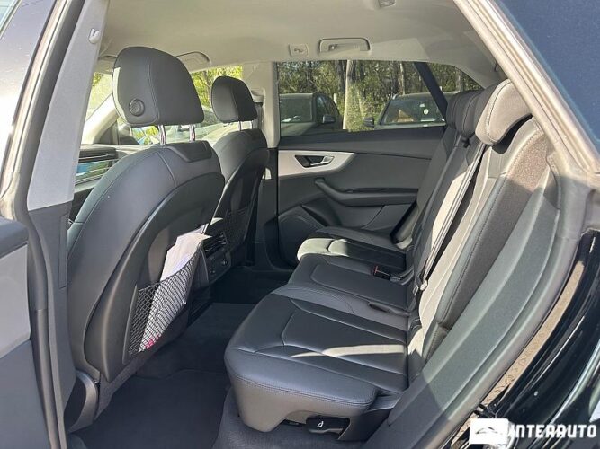 Audi Q8 46 interauto-car