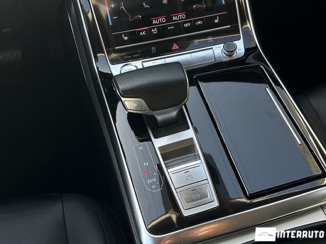 Audi Q8 43 interauto-car