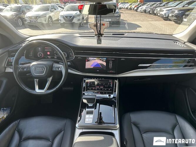 Audi Q8 38 interauto-car