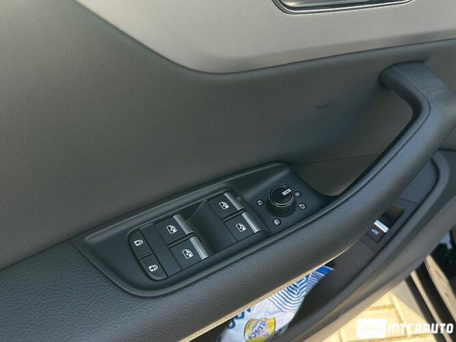 Audi Q8 35 interauto-car