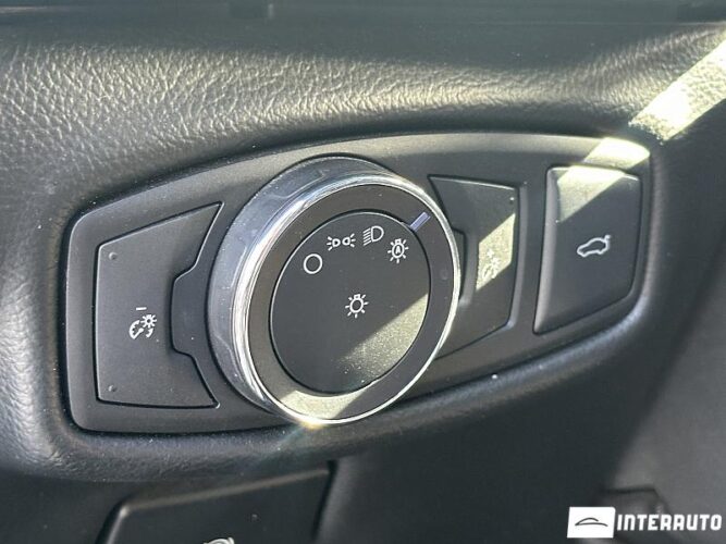 Lincoln MKZ 53 interauto-car