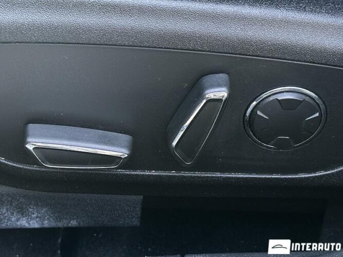 Lincoln MKZ 54 interauto-car