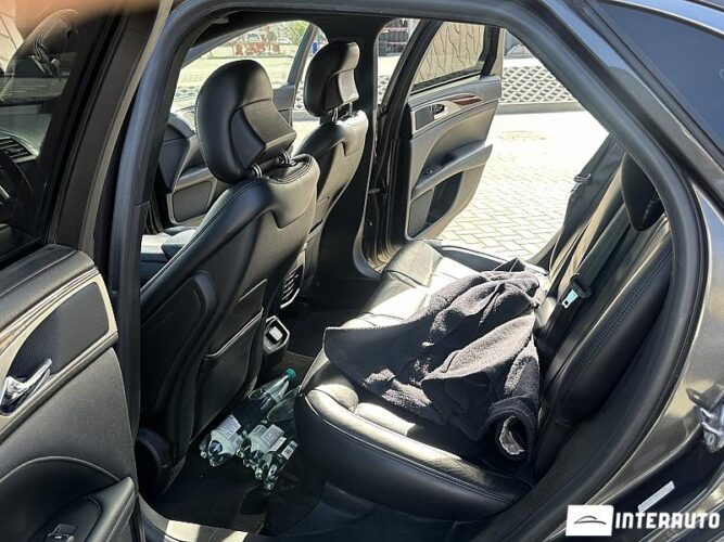 Lincoln MKZ 45 interauto-car