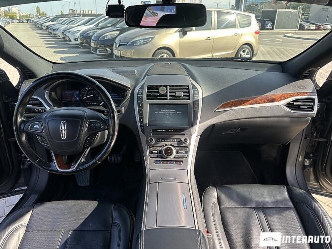 Lincoln MKZ 39 interauto-car