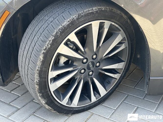 Lincoln MKZ 48 interauto-car