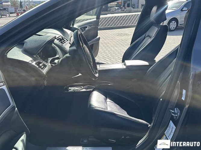 Lincoln MKZ 38 interauto-car