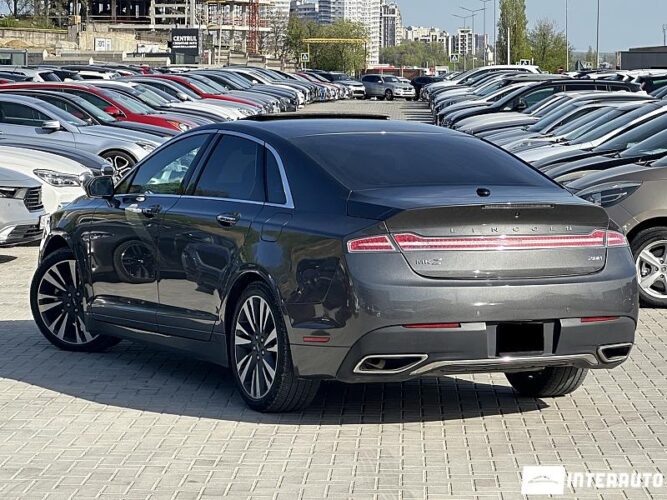 Lincoln MKZ 37 interauto-car