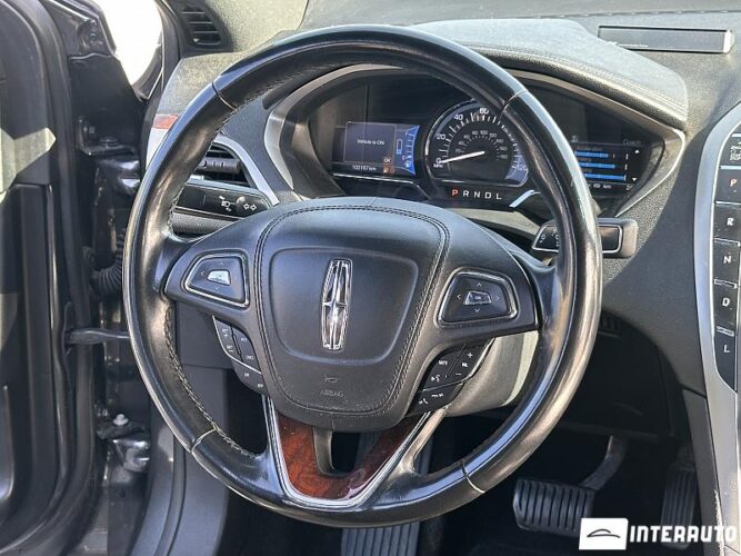 Lincoln MKZ 40 interauto-car