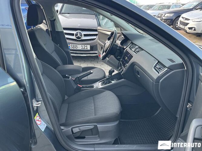 Skoda Octavia 46 interauto-car