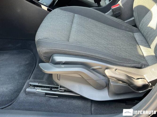 BMW iX1 xDrive30 39 interauto-car