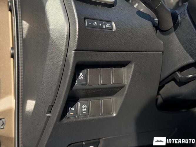 Nissan Qashqai 43 interauto-car