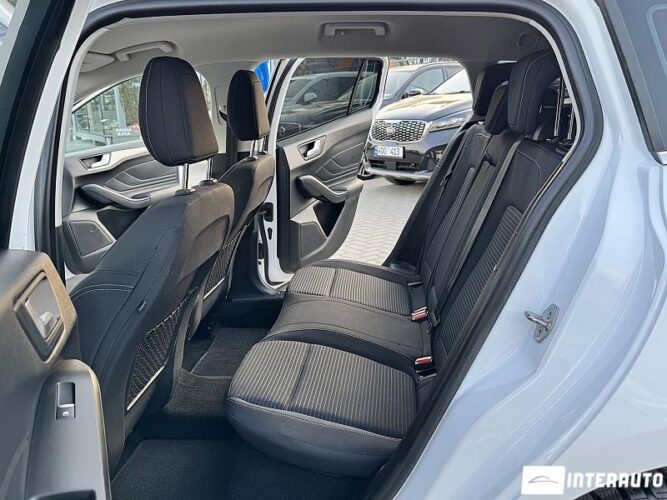 Ford Focus 44 interauto-car