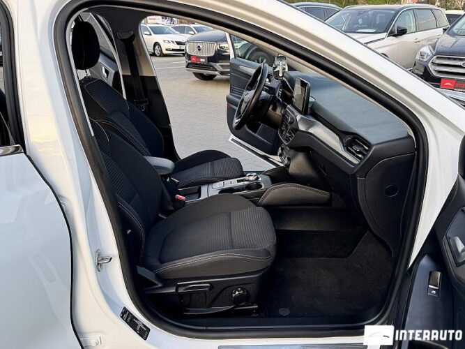 Ford Focus 46 interauto-car