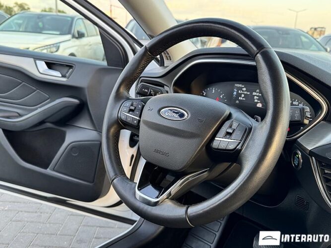 Ford Focus 38 interauto-car