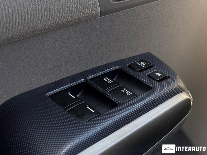 Honda Insight 38 interauto-car