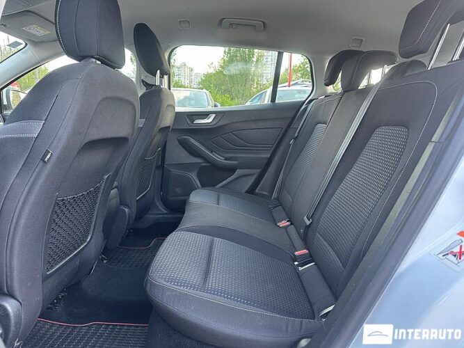 Ford Focus 47 interauto-car