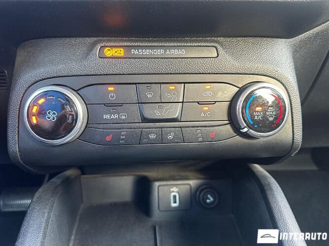 Ford Focus 43 interauto-car