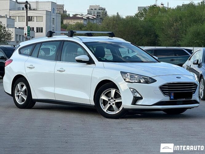 Ford Focus 33 interauto-car