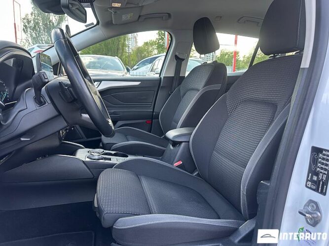 Ford Focus 34 interauto-car