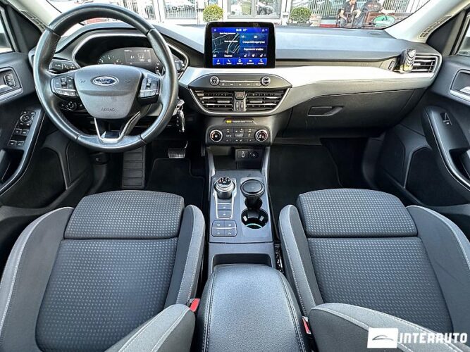 Ford Focus 37 interauto-car