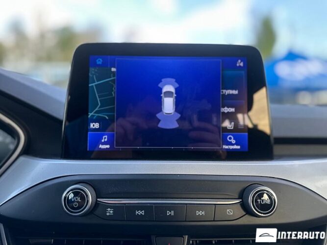 Ford Focus 42 interauto-car