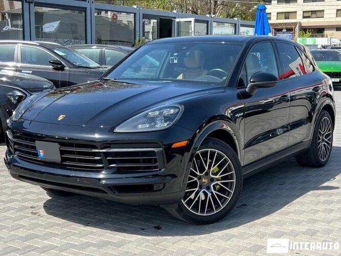Porsche Cayenne E-Hybrid 36 interauto-car