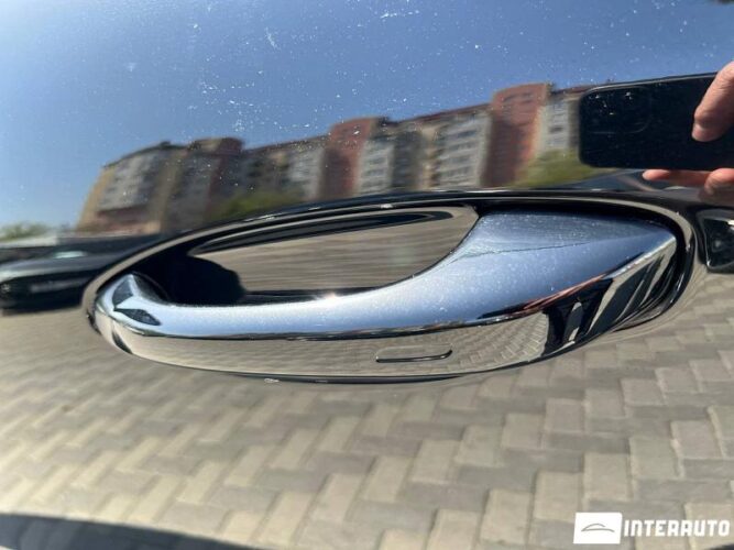 Porsche Cayenne E-Hybrid 42 interauto-car