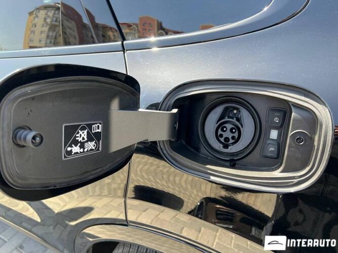 Porsche Cayenne E-Hybrid 40 interauto-car