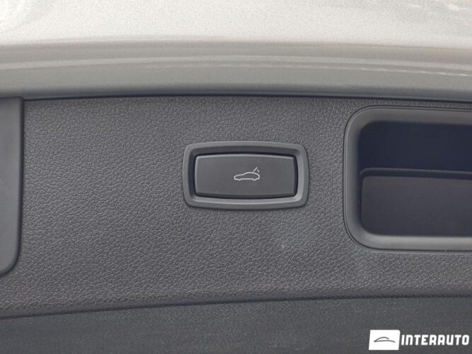 Porsche Macan 47 interauto-car