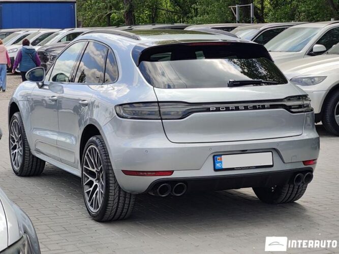 Porsche Macan 33 interauto-car