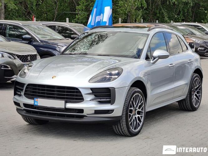 Porsche Macan 30 interauto-car