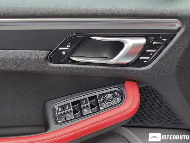 Porsche Macan 45 interauto-car