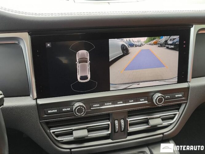 Porsche Macan 41 interauto-car