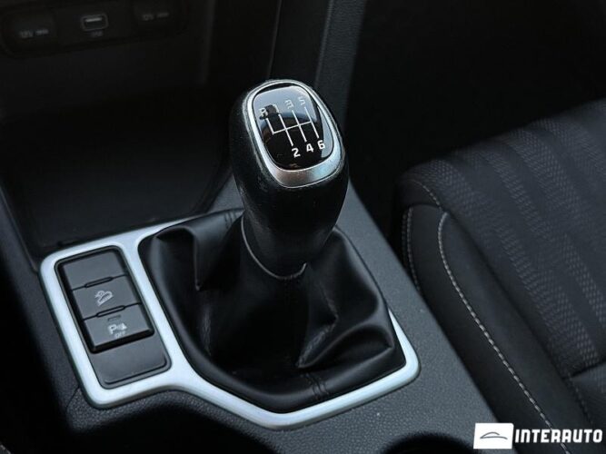 Kia Sportage 42 interauto-car