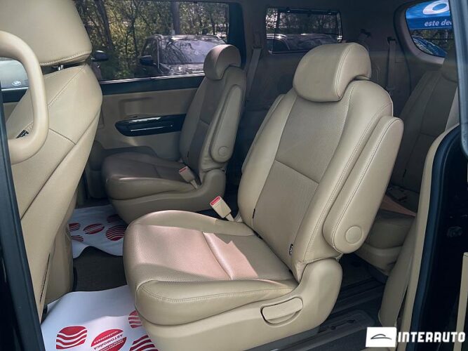 Kia Carnival 44 interauto-car