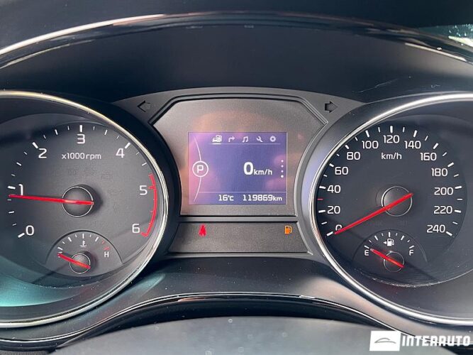 Kia Carnival 39 interauto-car