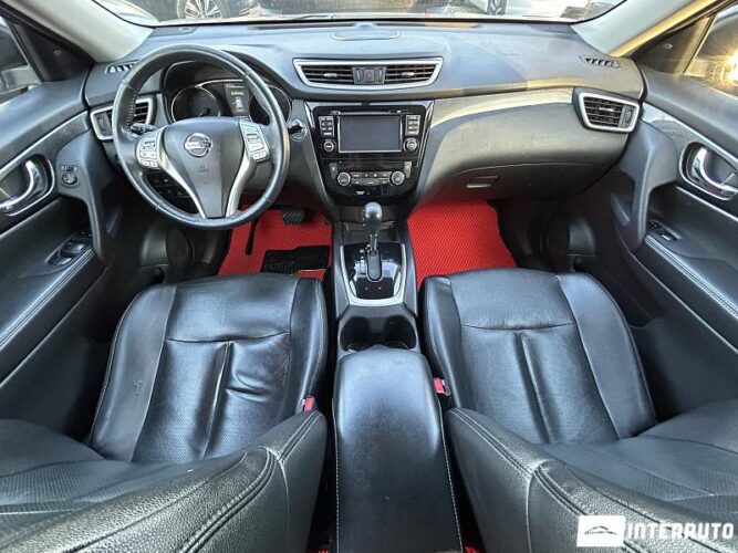 Nissan Rogue 40 interauto-car