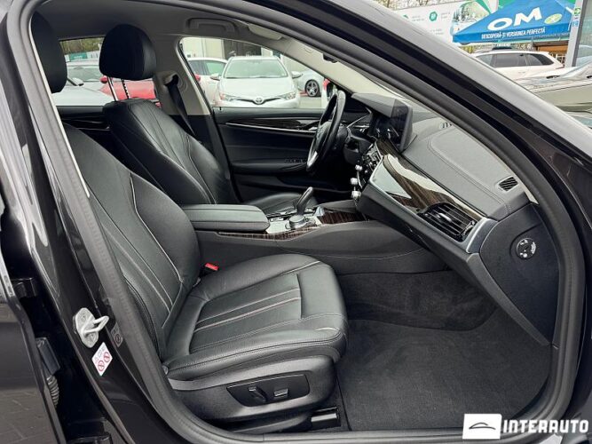 BMW 530e 35 interauto-car