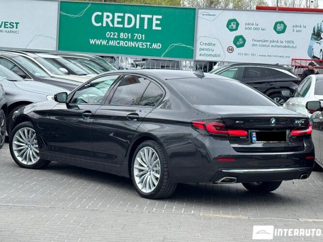 BMW 530e 33 interauto-car