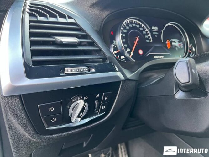 BMW X4 2.0D 39 interauto-car