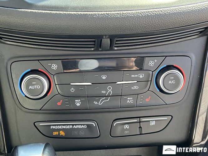 Ford Escape 43 interauto-car