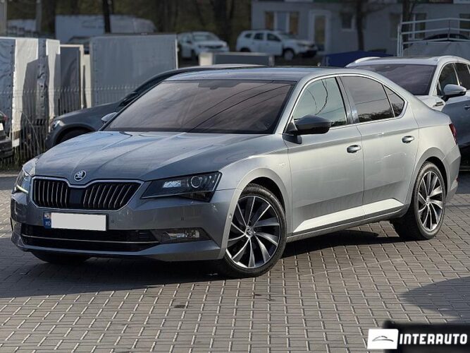 Skoda Superb 36 interauto-car