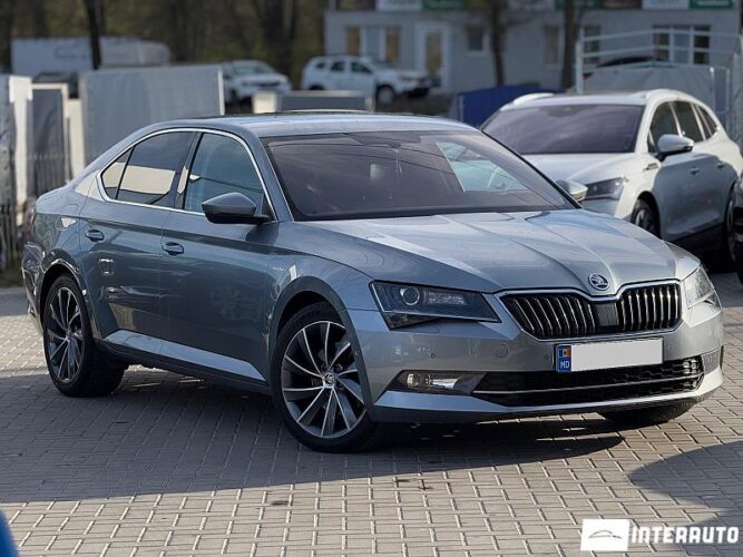 Skoda Superb 38 interauto-car