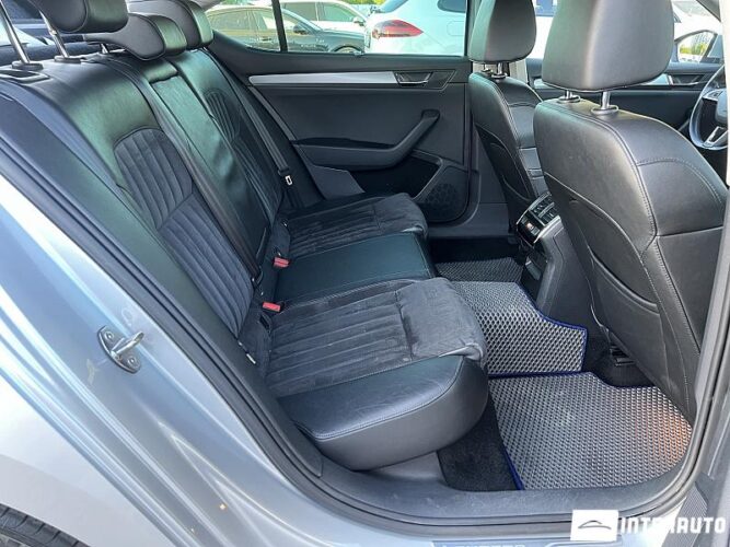 Skoda Superb 56 interauto-car