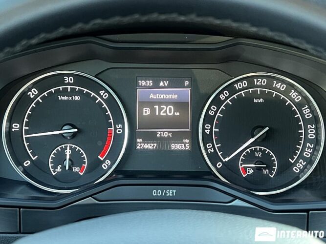 Skoda Superb 48 interauto-car