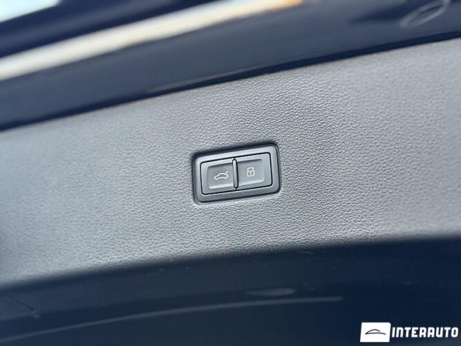 Audi Q8 40 interauto-car