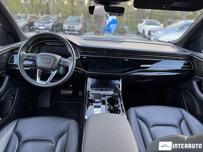 Audi Q8 54 interauto-car